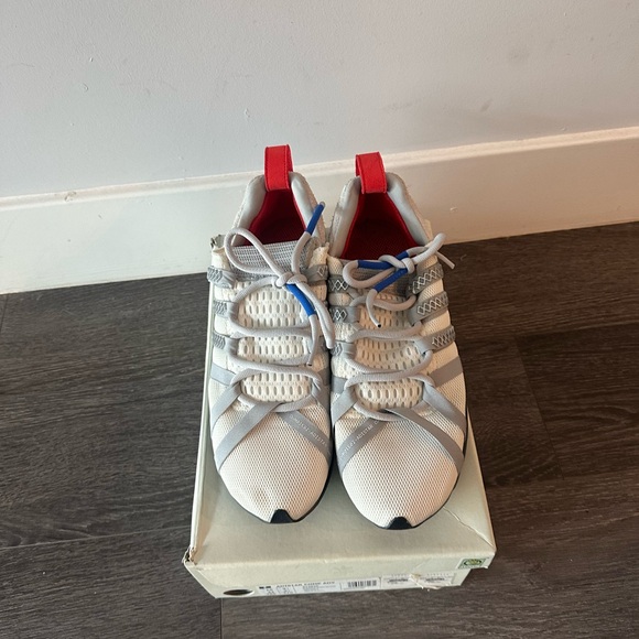 adidas Adistar Comp ADV Sneakers - Gray - Picture 1 of 5